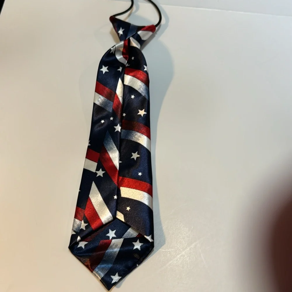 Tie patriotic child’s